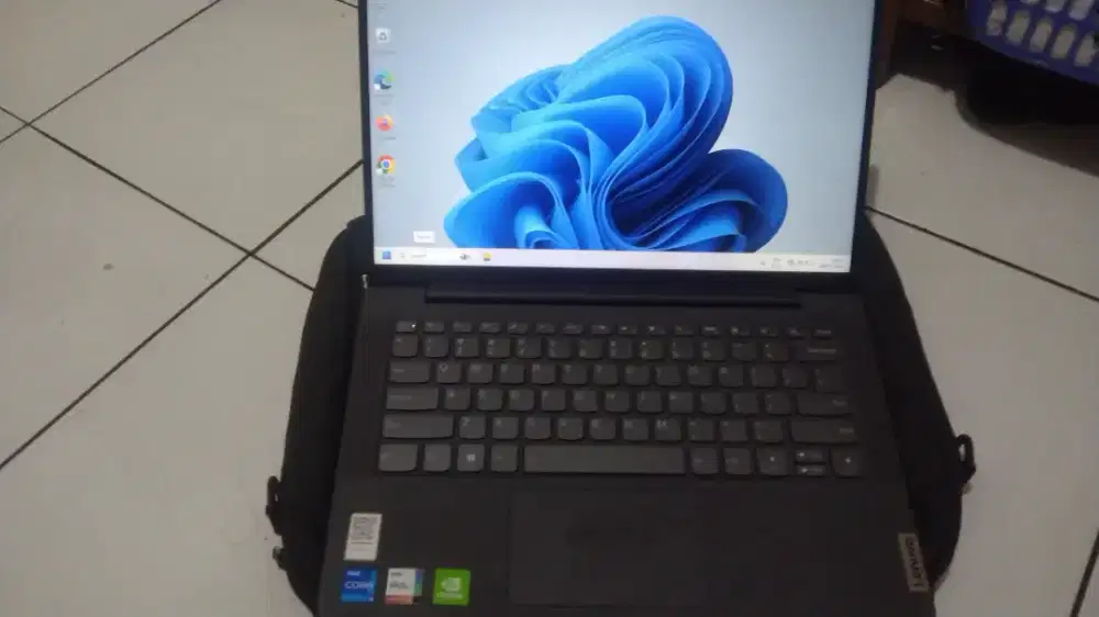 Jual laptop kondisi 99%  lenovo