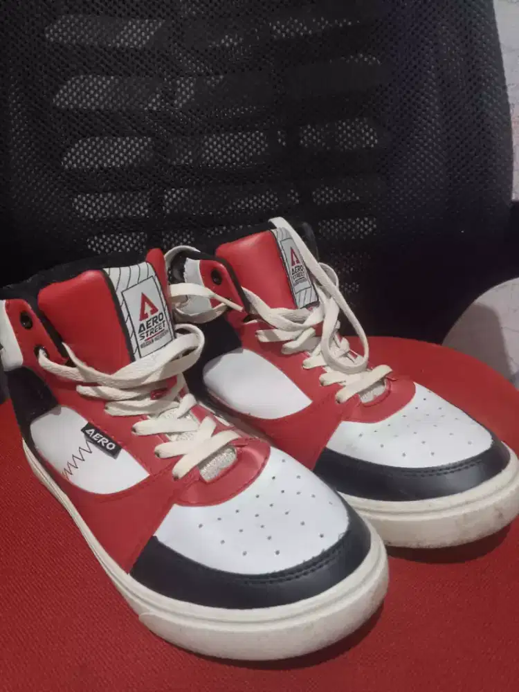 Sepatu Harian Aerostreet Sekolah