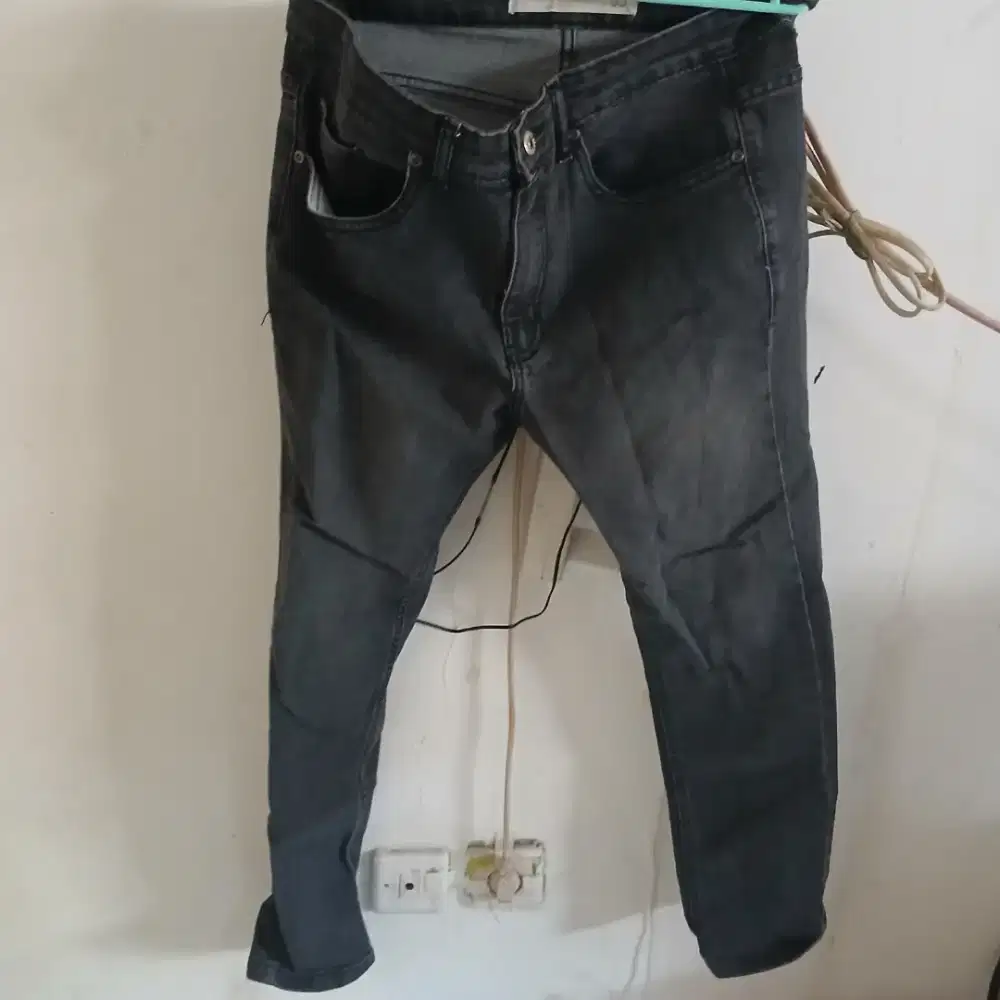 Celana jeans pria atau wanita