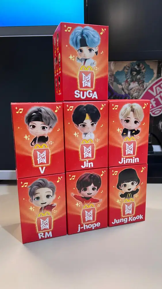 1 Set Tiny Tan BTS McD ( Box Merah )