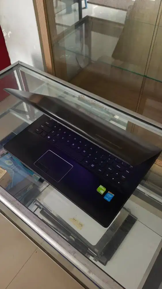 Lenovo Z40 CORE i5 DUAL VGA Nvidia 2gb lancar jaya, jual Murah Banget