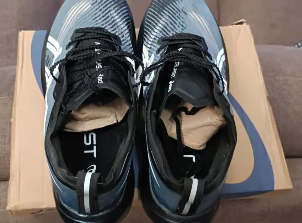 Sepatu ASICS ,  sepatu joging uk 42 Original