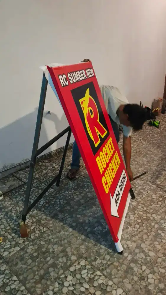 Papan nama kantor reklame stiker kaca huruf timbul siap kami kerjakan