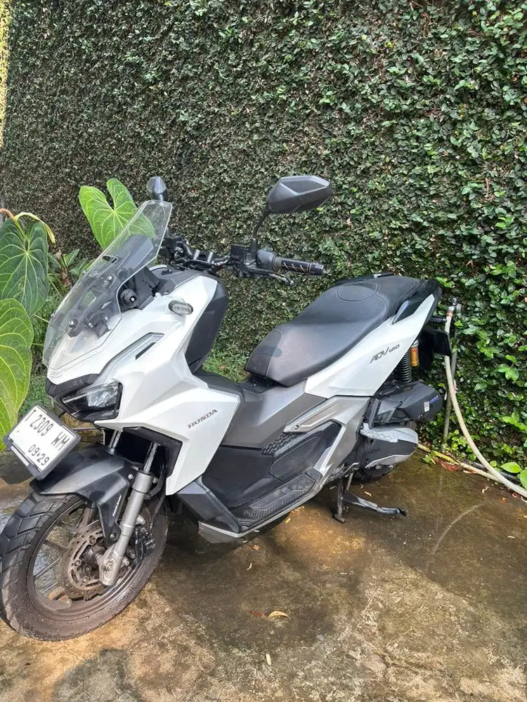 HONDA ADV 160 CBS 2024 DYNAMIC WHITE - MULUS like NEW SURAT LENGKAP