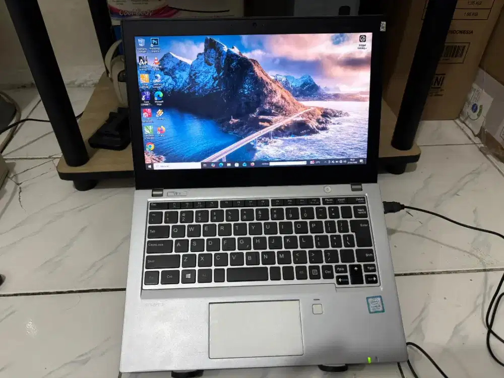 NEC VB4 core i5 Gen 8