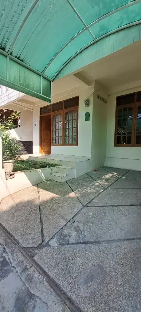 Rumah siap huni pusat kota sayap riau dekat gedung sate