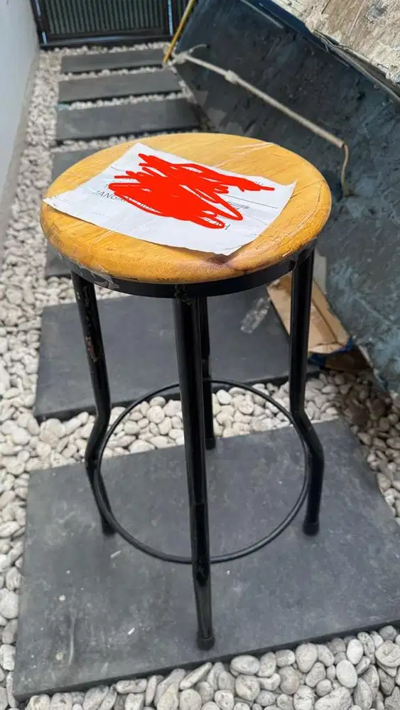 Kursi Bar besi kayu