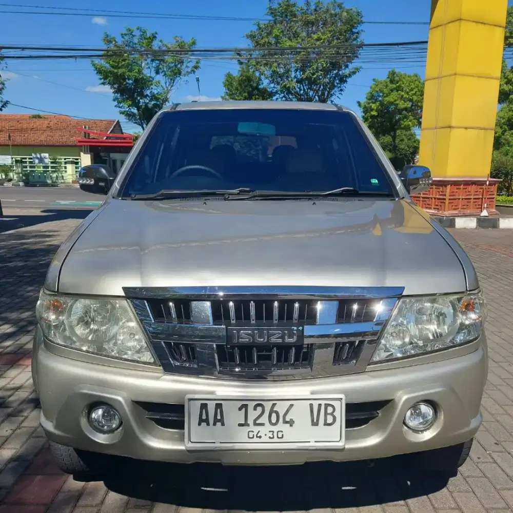 Isuzu Panther Grand touring 2.5 2011 original