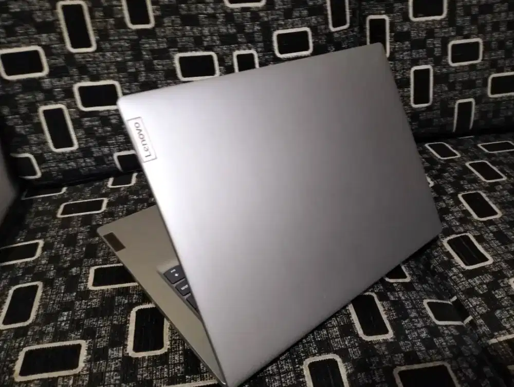 Lenovo Ideapad slim 3 AMD Ryzen 7 slim narrow SIAP EDITING CODING