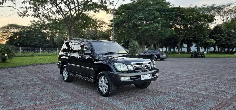 Landcruiser Cygnus thn 2007/06 last edition,masih bagus,ori ,antik
