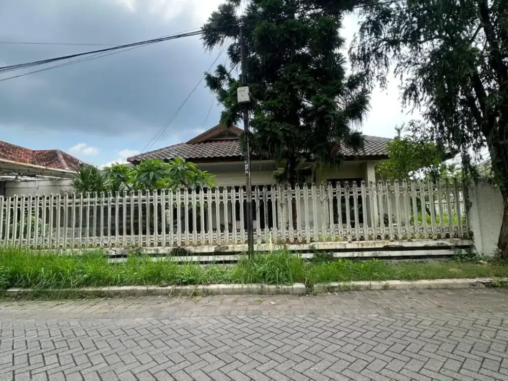 RUMAH BINTANG DIPONGGO*Hadap Timur Utara