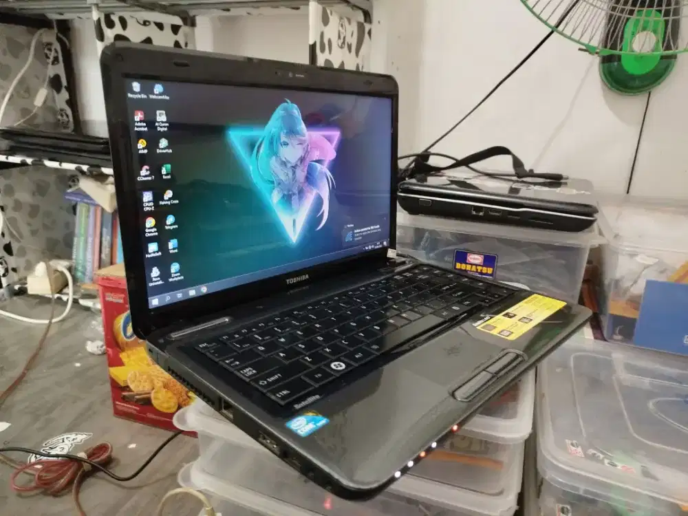Laptop TOSHIBA L645