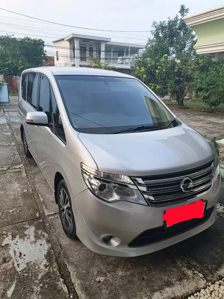 Nissan Serena 2015