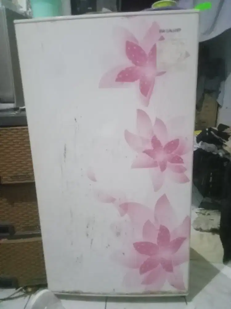 Lemari Es/kulkas Sharp satu pintu