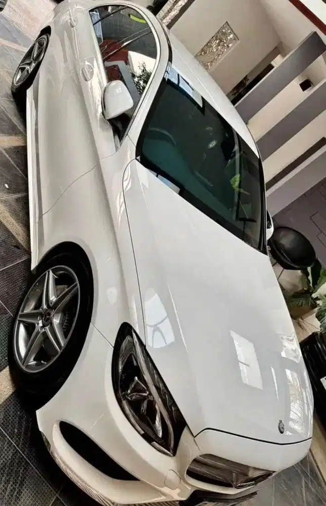 Mercedes-Benz C200 2017 Bensin