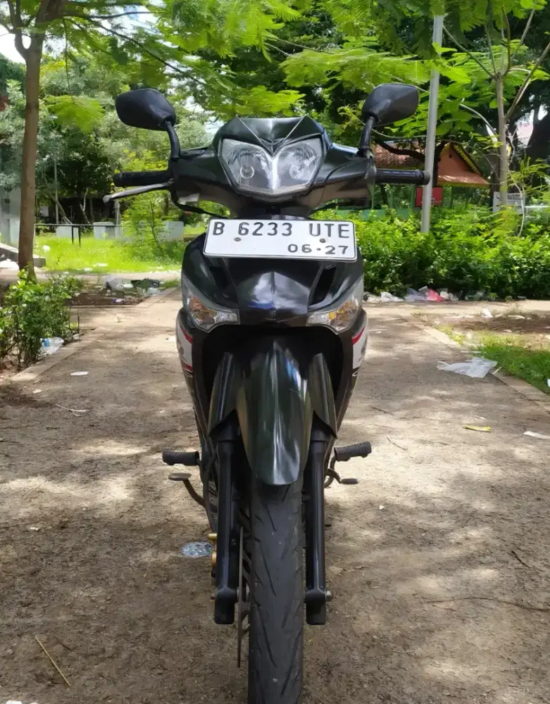 Supra x 125 karbu 2011 orisinil mulus tangan pertama B DKI
