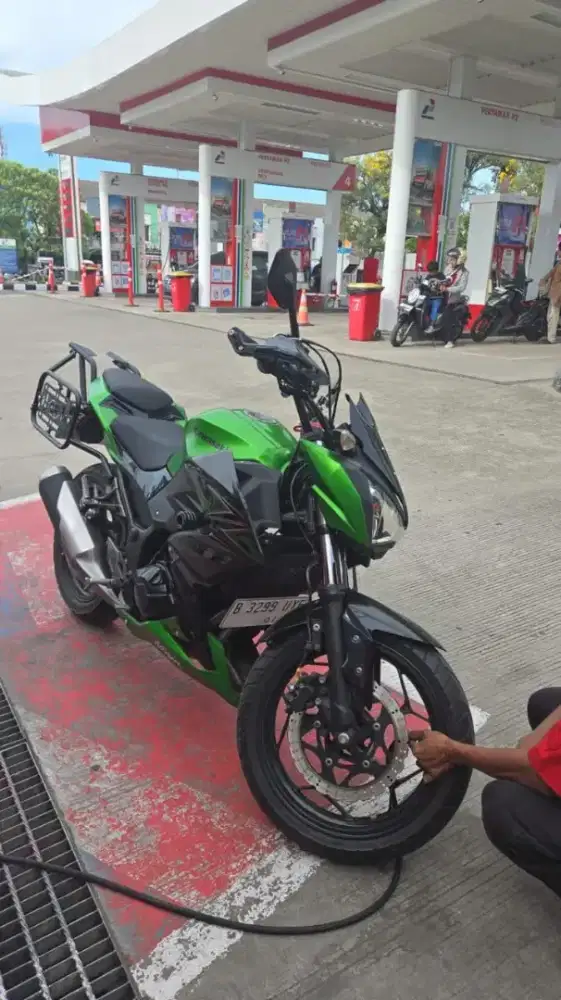 Braket side box kawasaki Z250