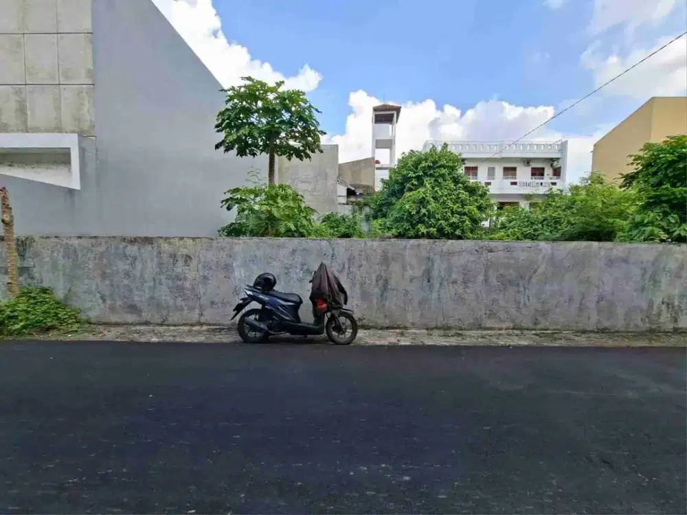 Tanah strategis pinggir jalan aspal Ring satu kampus UPN & STIE YKPN Seturan