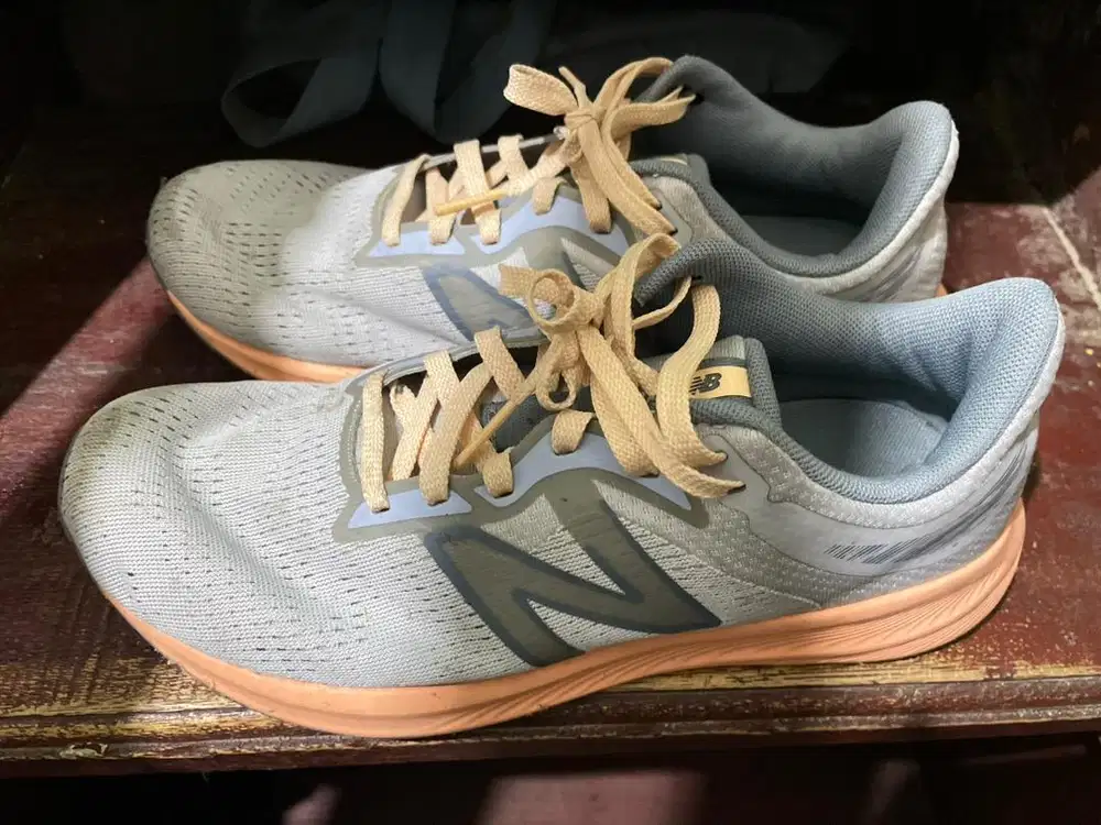 Sepatu New Balance Preloved