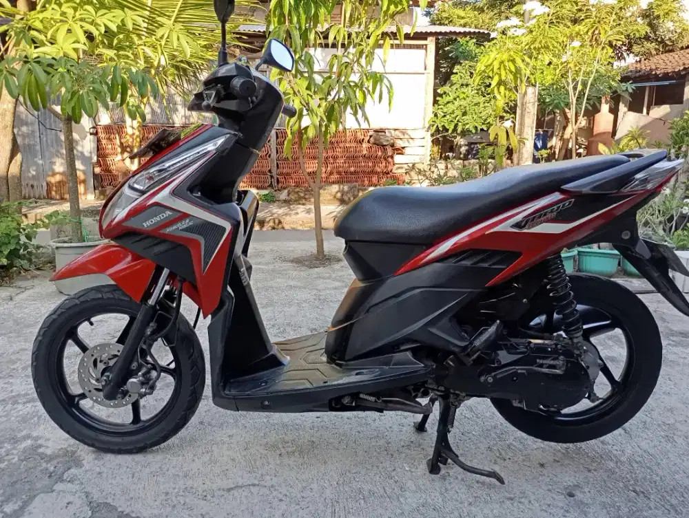 Jual sepeda motor honda vario tecno barang bagus pajak hidup plat AB