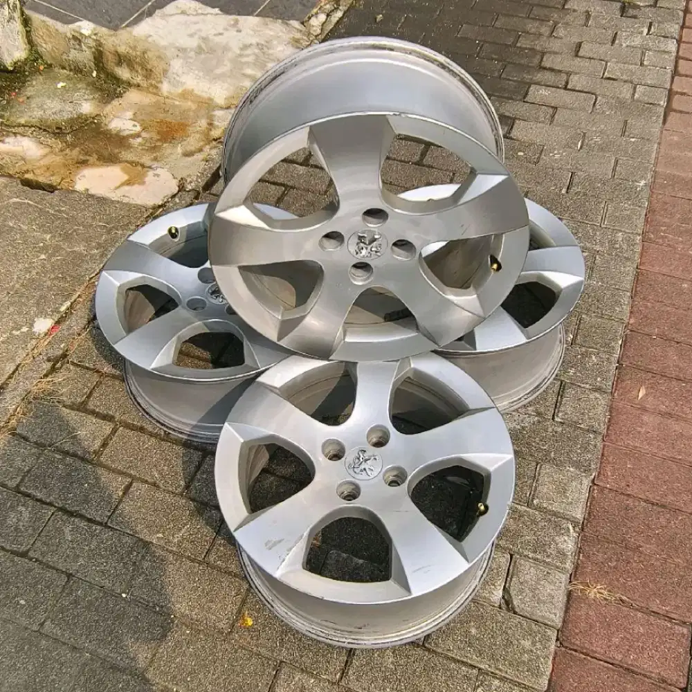 Velg Original Peugeot Savara 17 inch