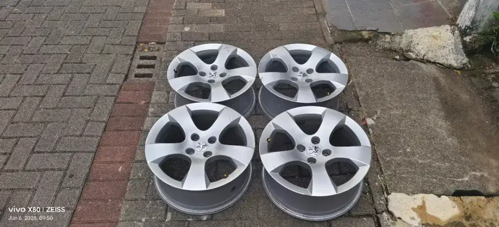 Velg Original Peugeot Savara 17 inch