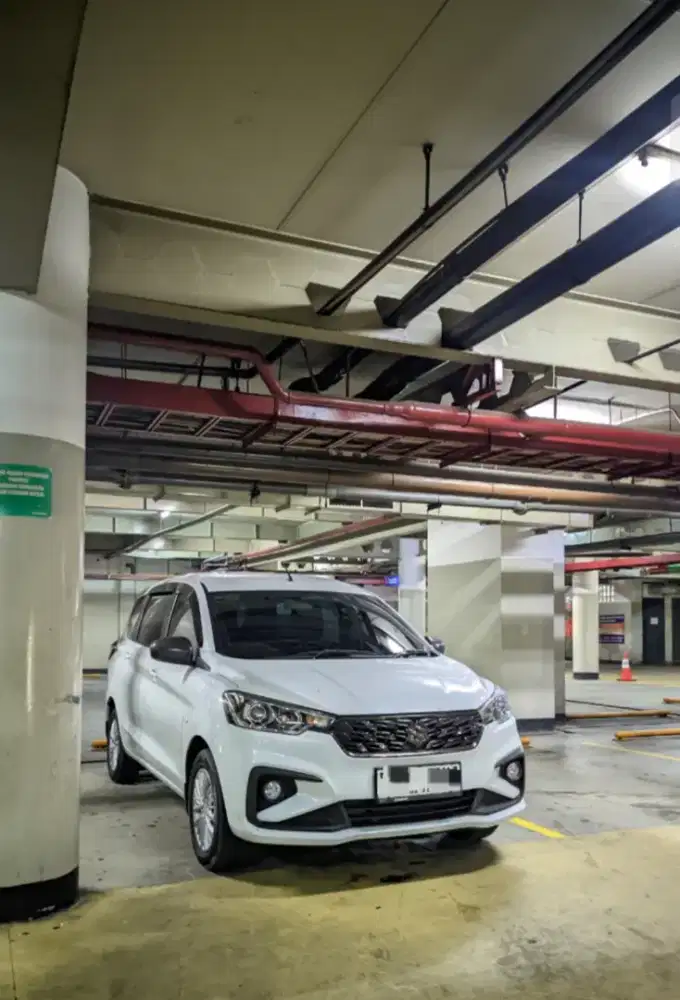 Ertiga GL 2025 M/T Putih istimewa