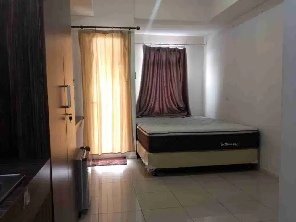 di sewakan apartemen green tipe studio furnish