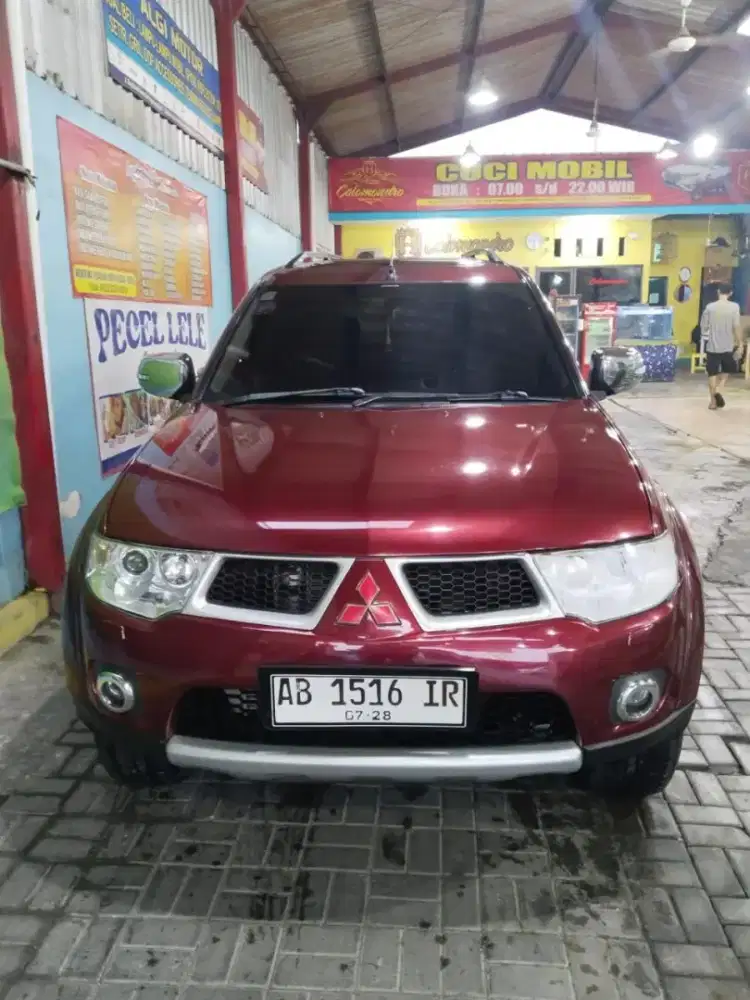Di jual Pajero sport Dakar 2012