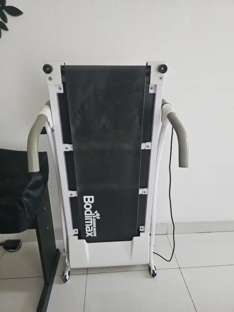 Bodymax Running Machine type T09D5