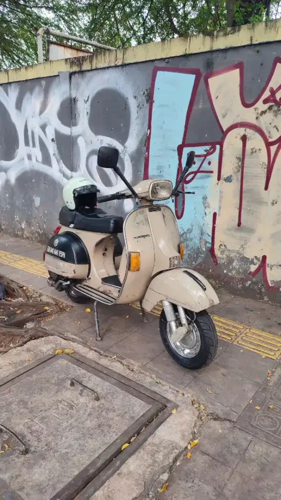 Vespa p150 tahun 1980