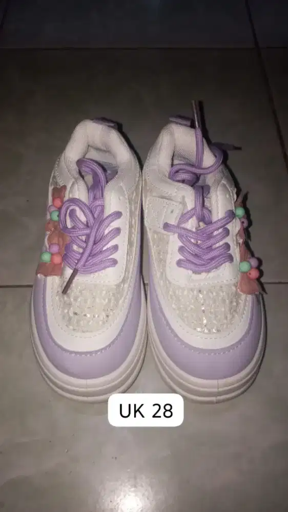jual beli sendal/sepatu anak untuk umur 8bulan /5, tahun murah meriah