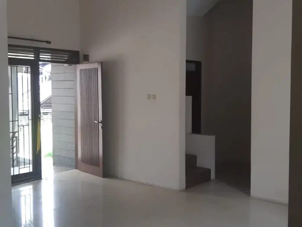 Dijual Rumah 2 Lantai Nyaman Siap Huni Lokasi Strategis di Pesona Pasteur Regency Bandung