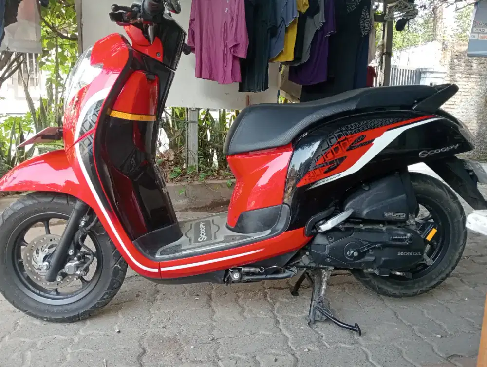 JUAL Harga RP.16.500.000/(nego)MOTOR SCOOPY 2019