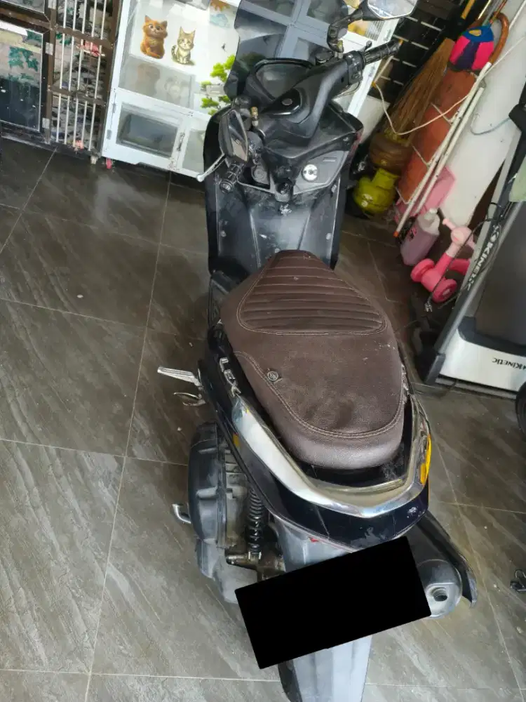 Yamaha lexi 125 thn 2021. Hitam metalik plat b tangsel. Stnk hlang.