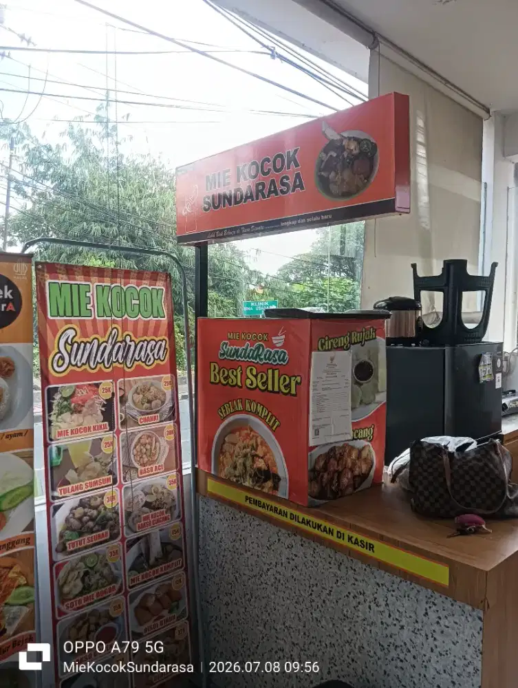Dibutuhkan Karyawati Foodcourt