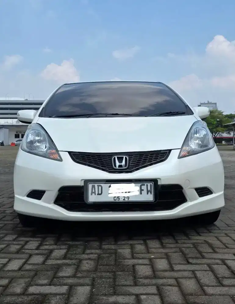 JAZZ RS MATIK 2009 PUTIH PLAT AD SOLO SURAKARTA
