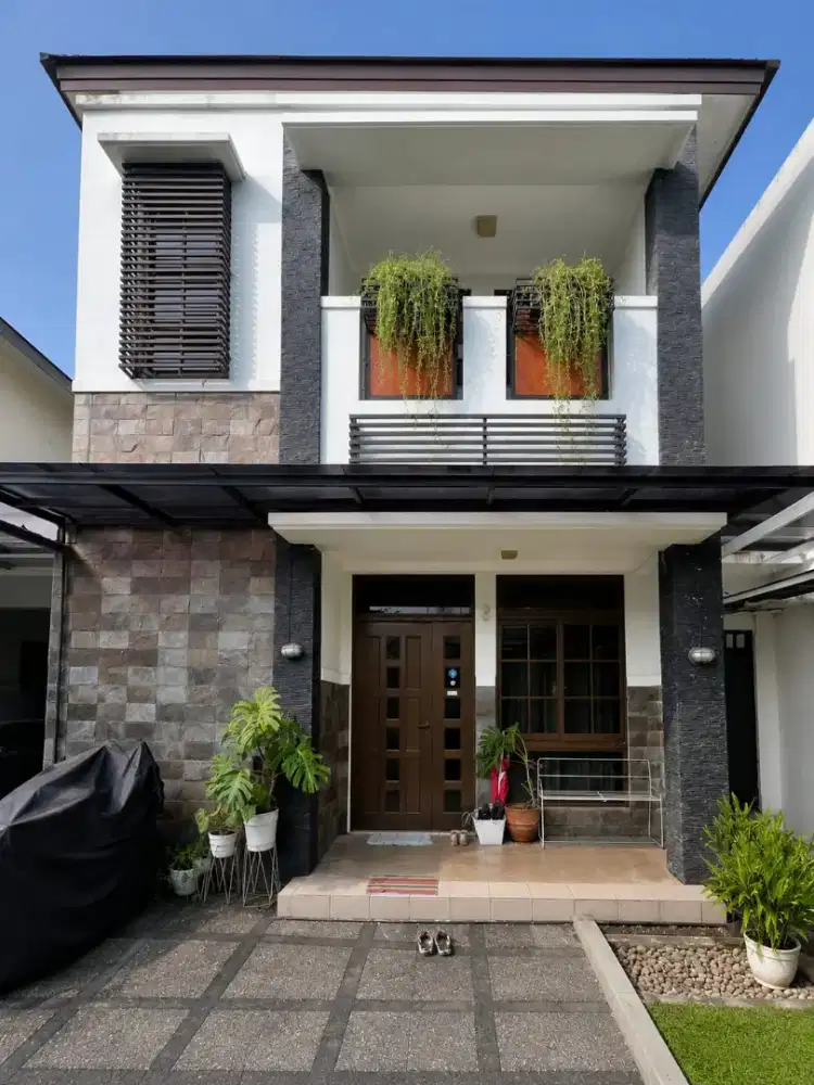 Jual Rumah Mewah Dalam Cluster di Jatiasih.ada Kolam Renang Pribadi