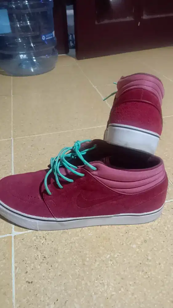 Sepatu Nike kondisi Baik