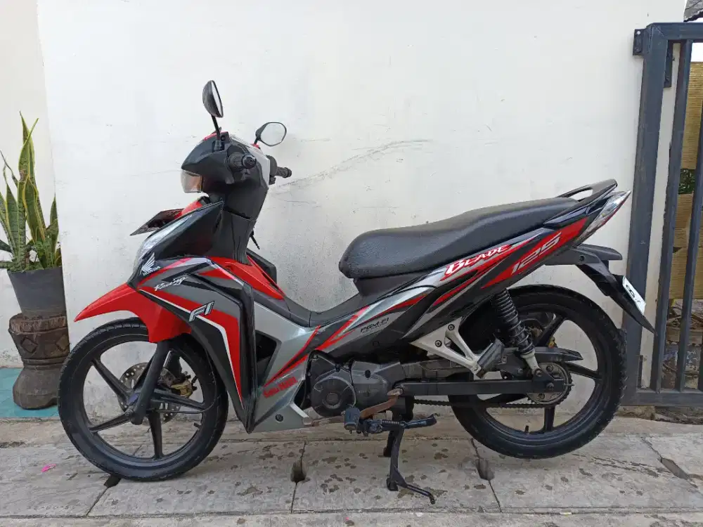 Honda blade fi 125 2014 lengkap bagus