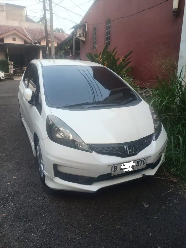 Honda Jazz RS 1.5 CVT 2014 Putih — KM 71.000 on going
