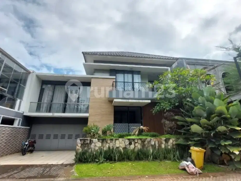 Rumah Besar di Cluster Kebayoran Symphoni Bintaro