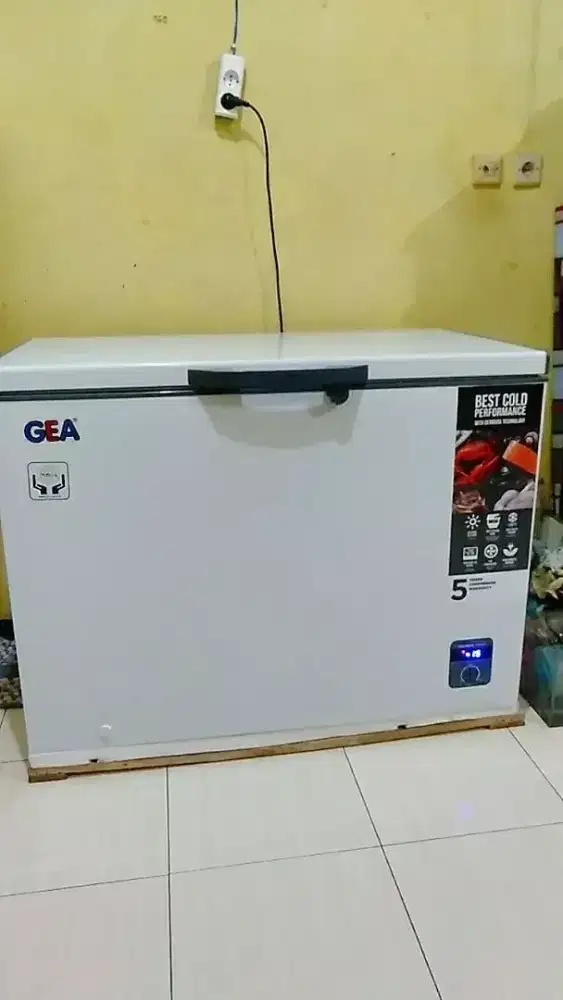 Freezer GEA 210L
