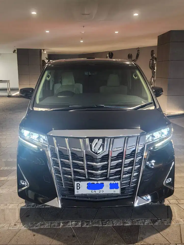 Toyota Alphard (2018 Facelift) KM rendah
