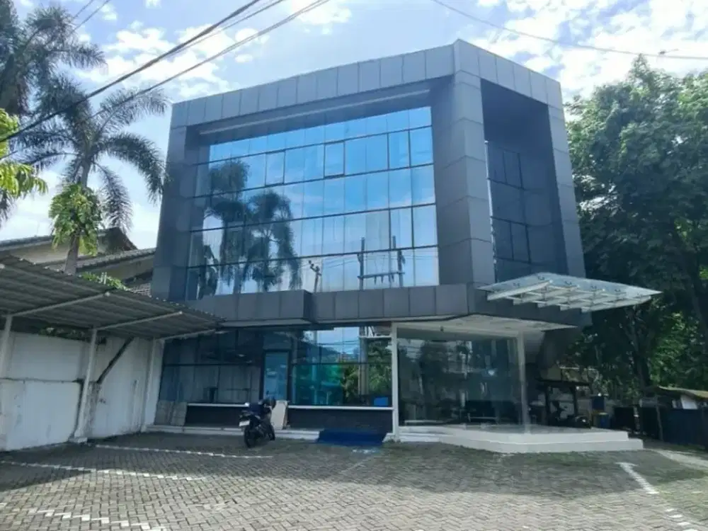 Gedung 3 Lantai Strategis di Raya Jemursari, Dekat Ahmad Yani – Cocok untuk Bank & Kantor