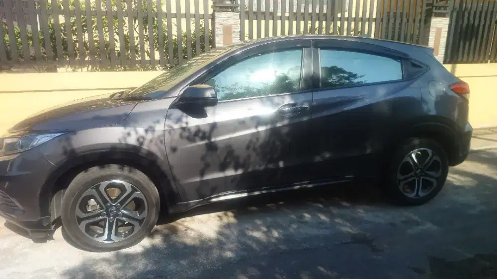 Honda HRV 1.5 E  AT tahun 2021