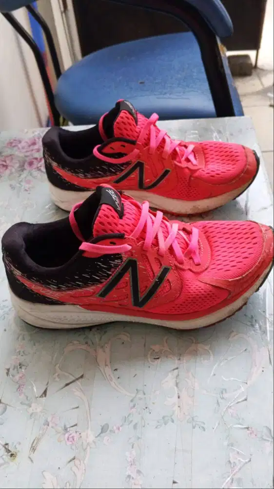 New Balance Pink  Pria Wanita