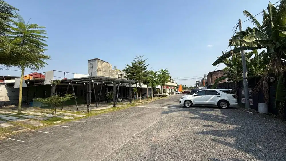 Disewakan Lahan & Bangunan Komersial Area Ex Cafe di Jl Raya Lontar