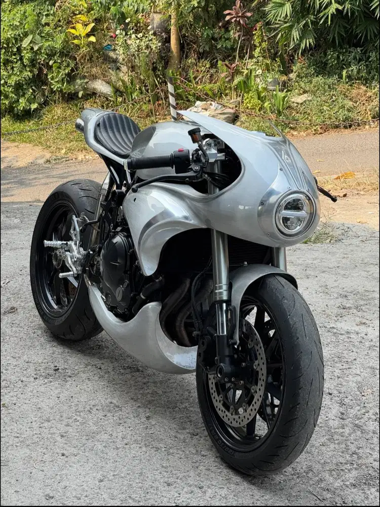 Kawasaki ER6N 2011 650cc full custom