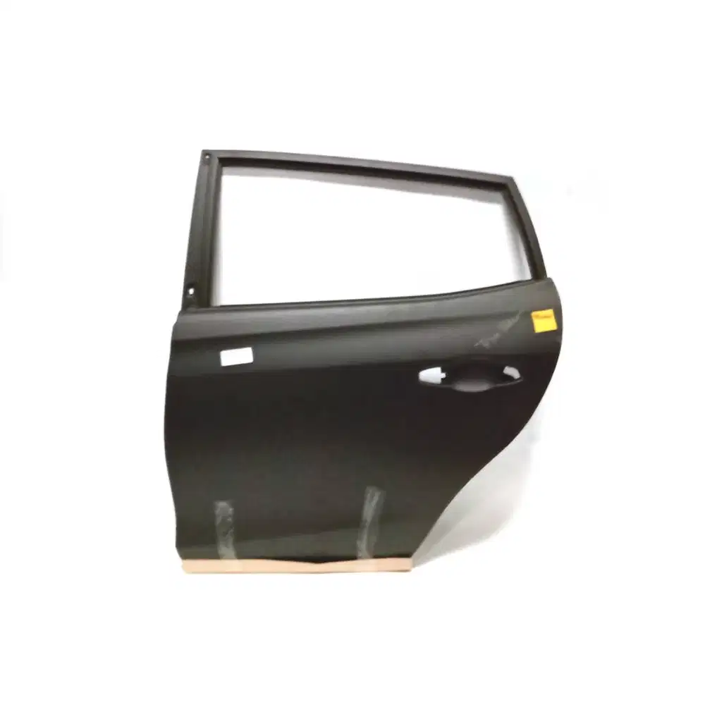 PINTU BELAKANG KIRI TOYOTA YARIS 2018, 670040D430